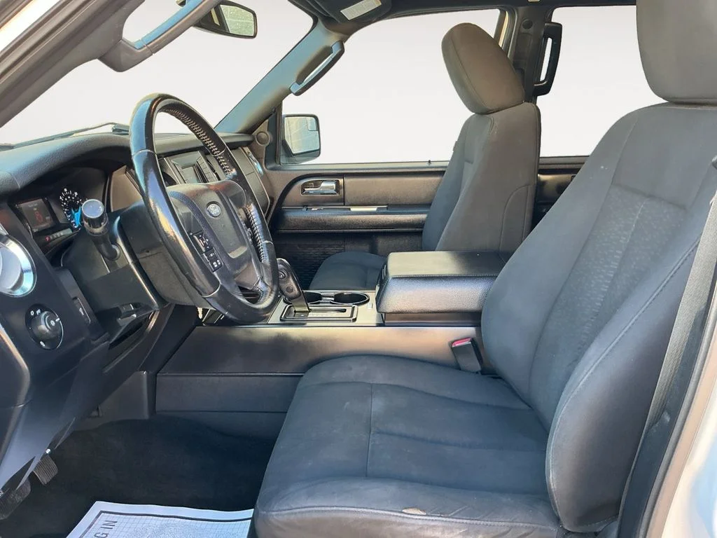 Used 2016 White Ford XL image 11