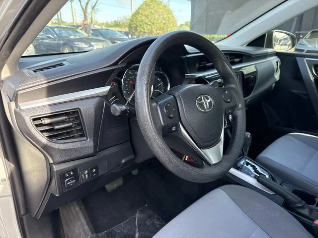 Used 2014 Silver Toyota L image 24