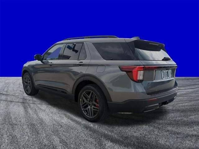 New 2026 Carbonized Gray Metallic Ford ST-Line image 6