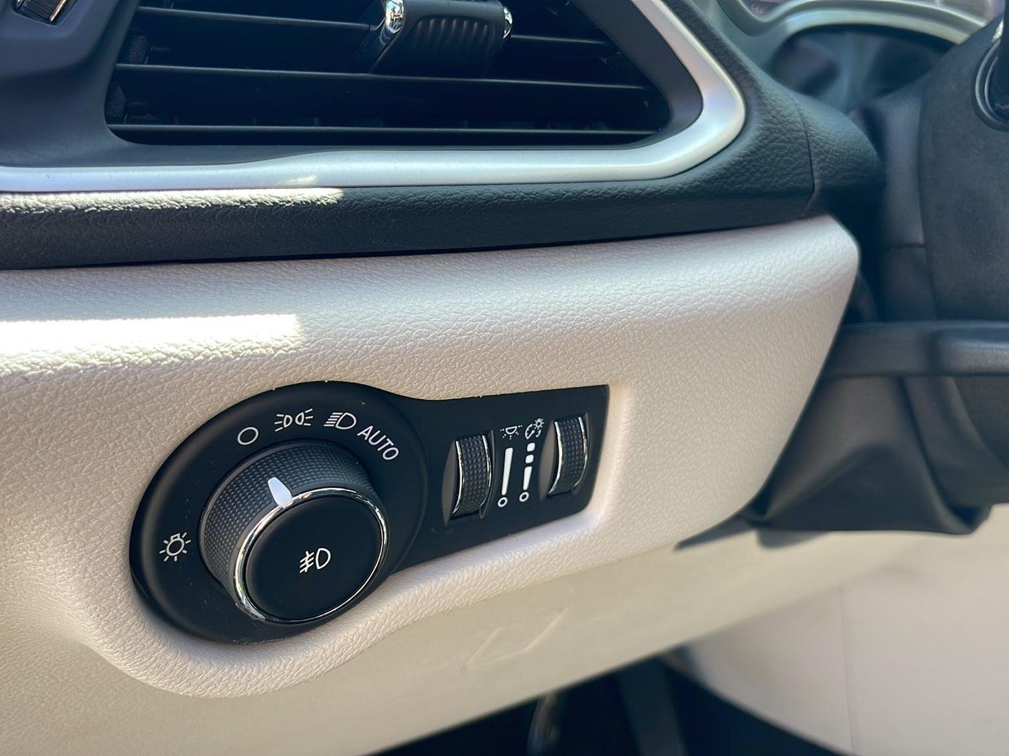 2023 Chrysler Pacifica Touring L - Photo 34