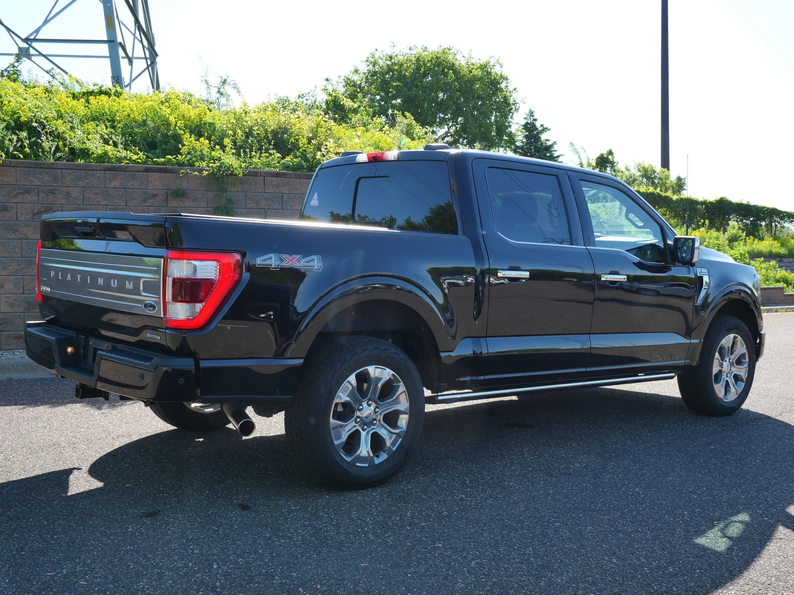 Certified Used 2022 Agate Black Metallic Ford Platinum image 6