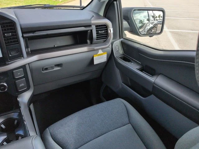 New 2026 Agate Black Metallic Ford XLT image 17