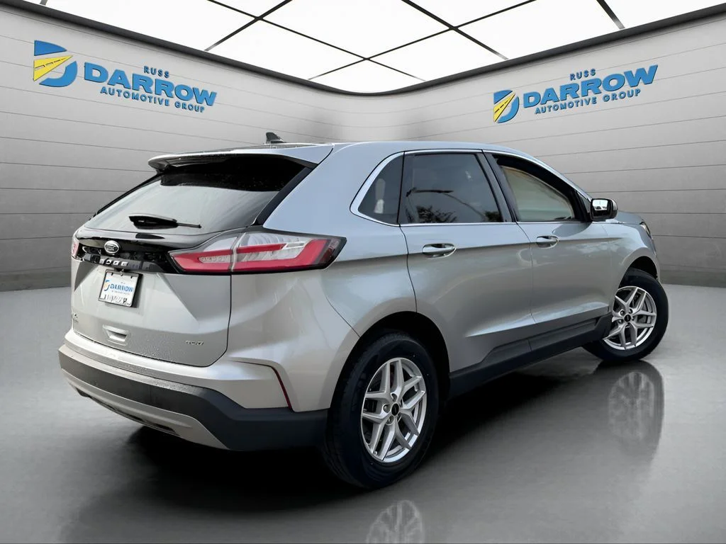 Used 2024 Silver Ford SEL image 5