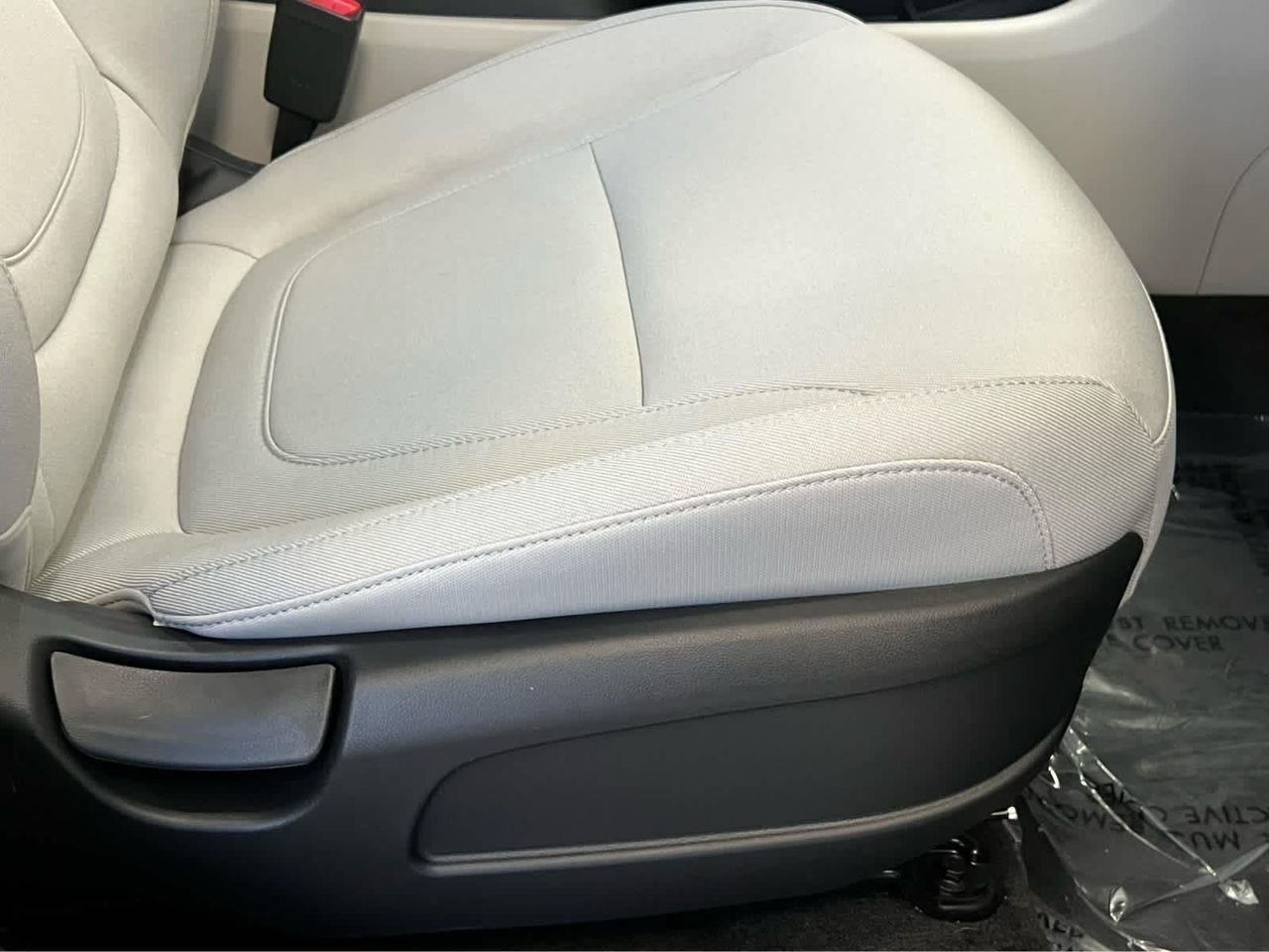 New 2026 Amazon Gray Hyundai SEL image 19