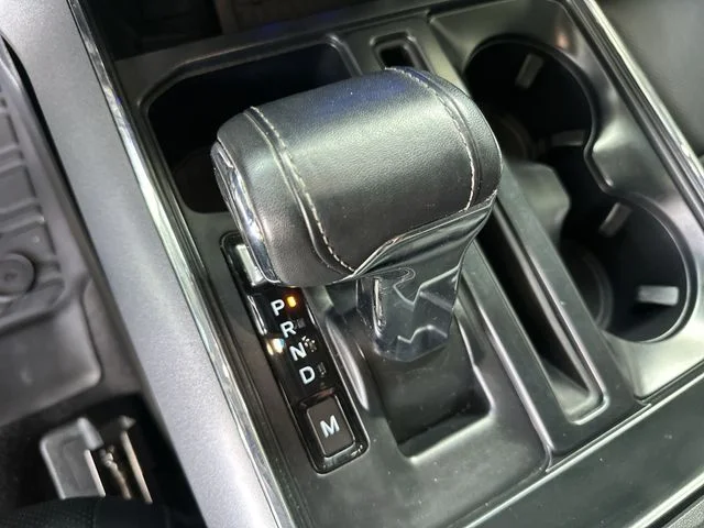 Used 2023 Silver Ford Lariat image 21