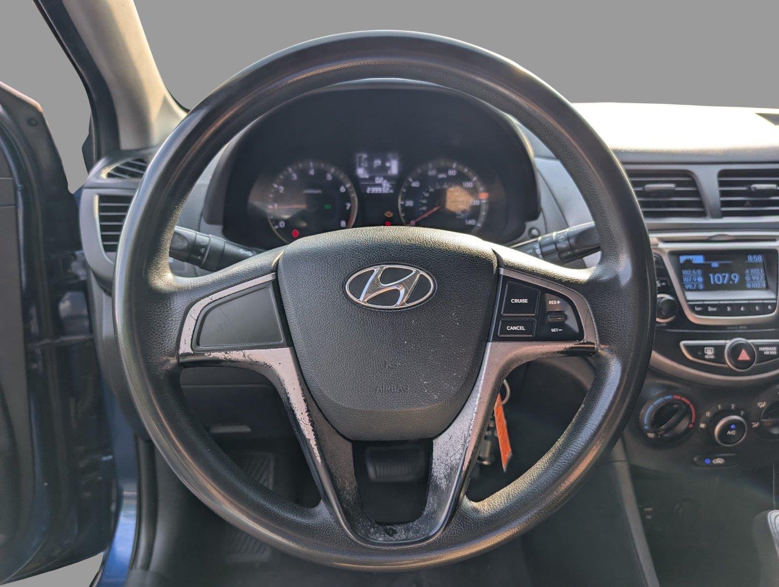 Used 2017 Pacific Blue Pearl Hyundai SE image 22