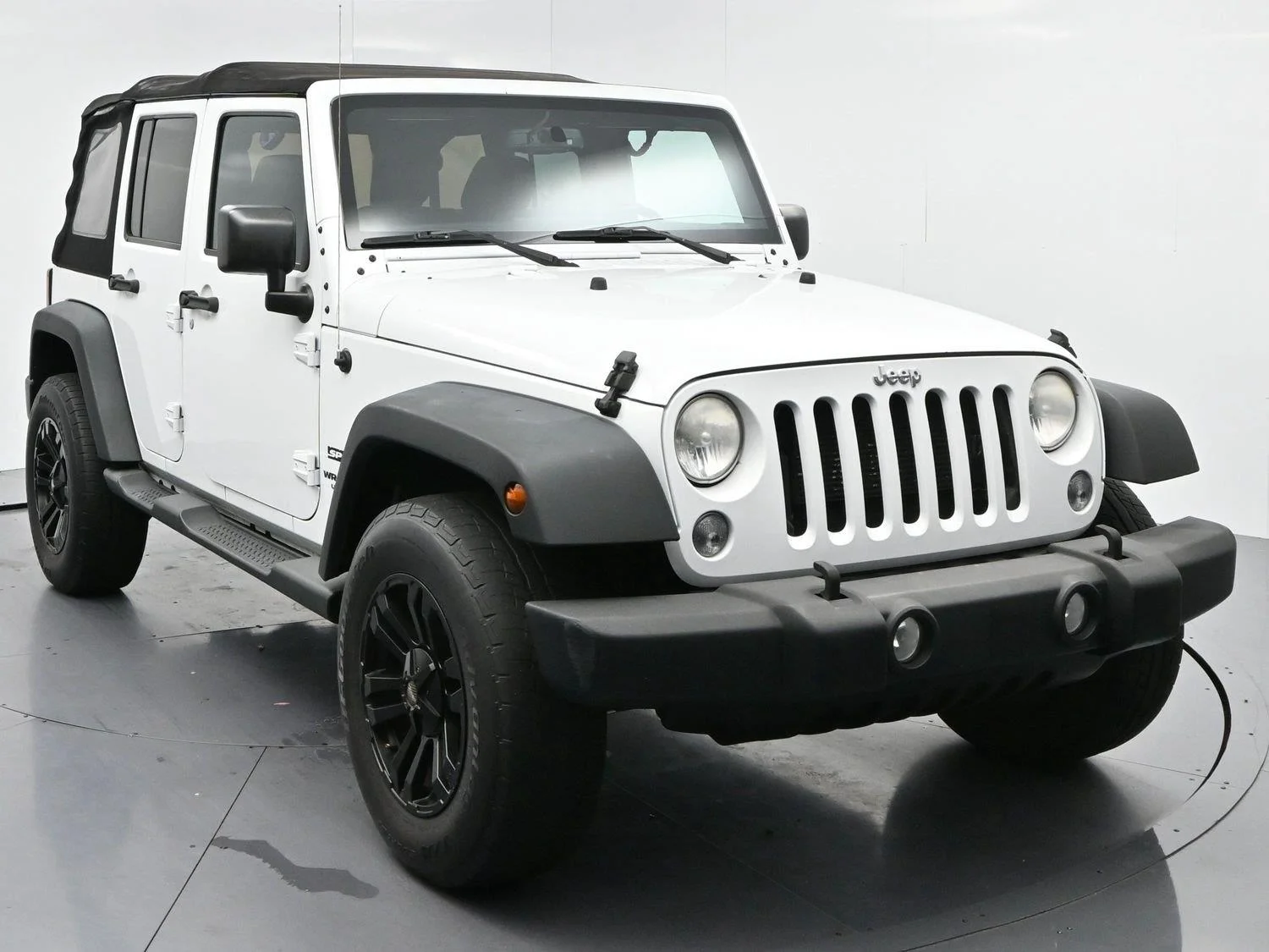Used 2015 Bright White Clearcoat Jeep Sport image 2