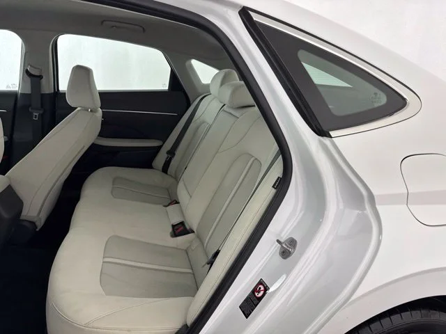 Used 2023 White Hyundai SEL image 27