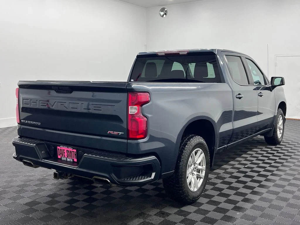 Used 2019 Shadow Gray Metallic Chevrolet RST image 8