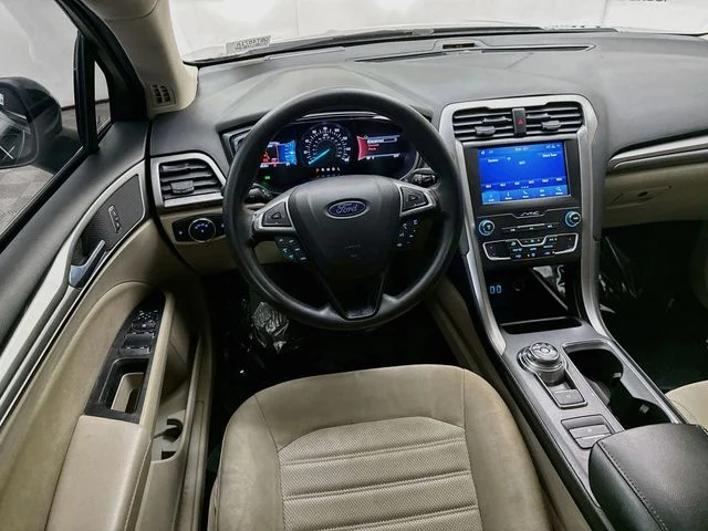 Used 2020 Blue Ford SE image 20