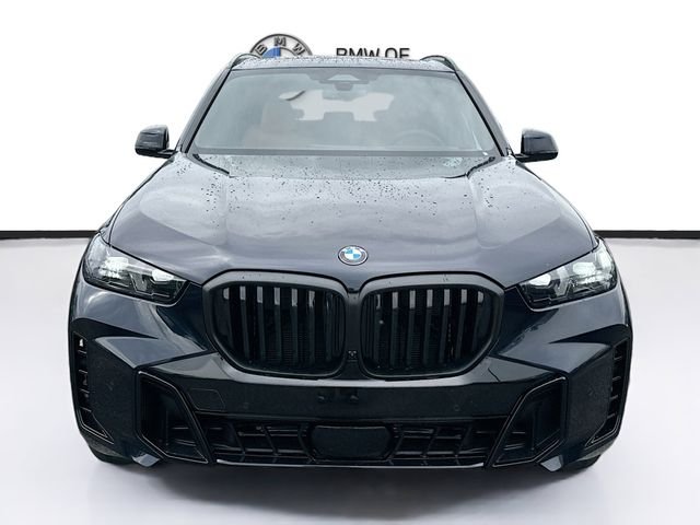 New 2026 Black BMW sDrive40i image 2