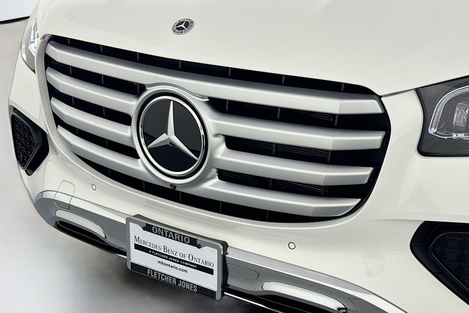 New 2026 Polar White Mercedes-Benz GLS 450 4MATIC® SUV image 13