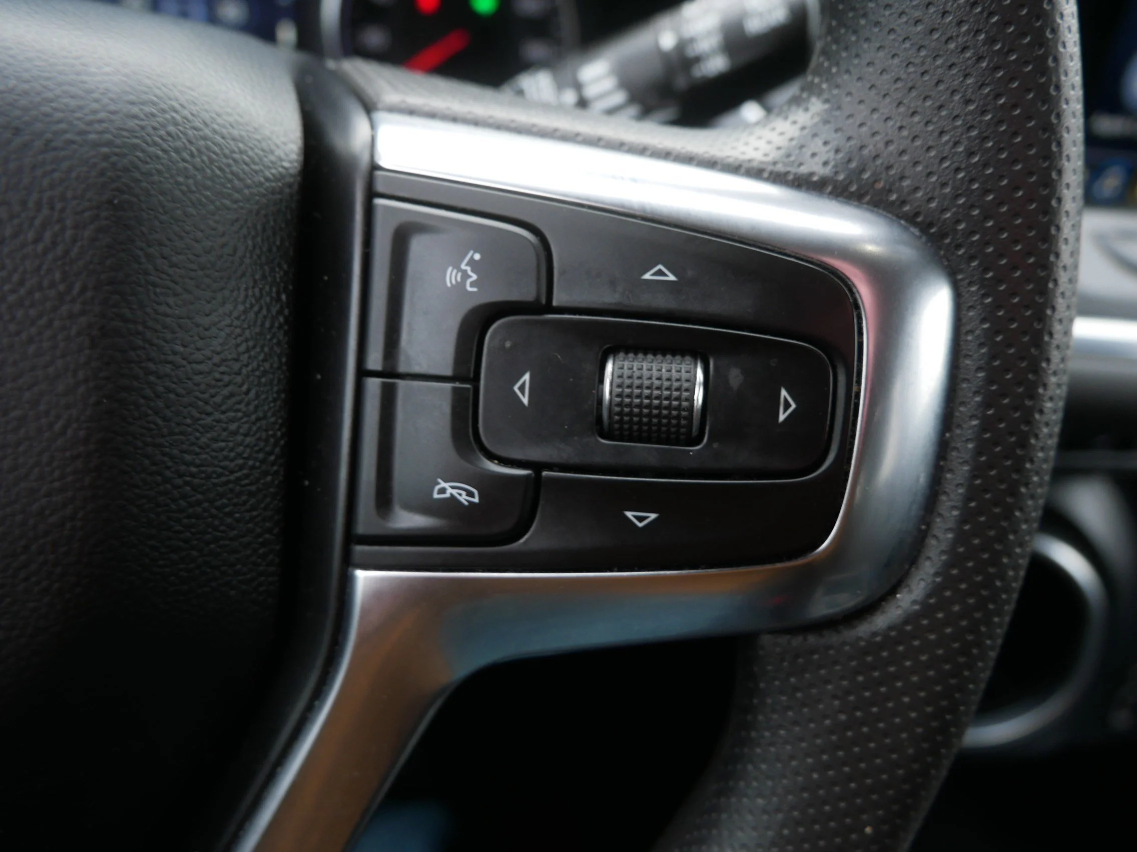 Used 2022 Black Chevrolet LT image 25
