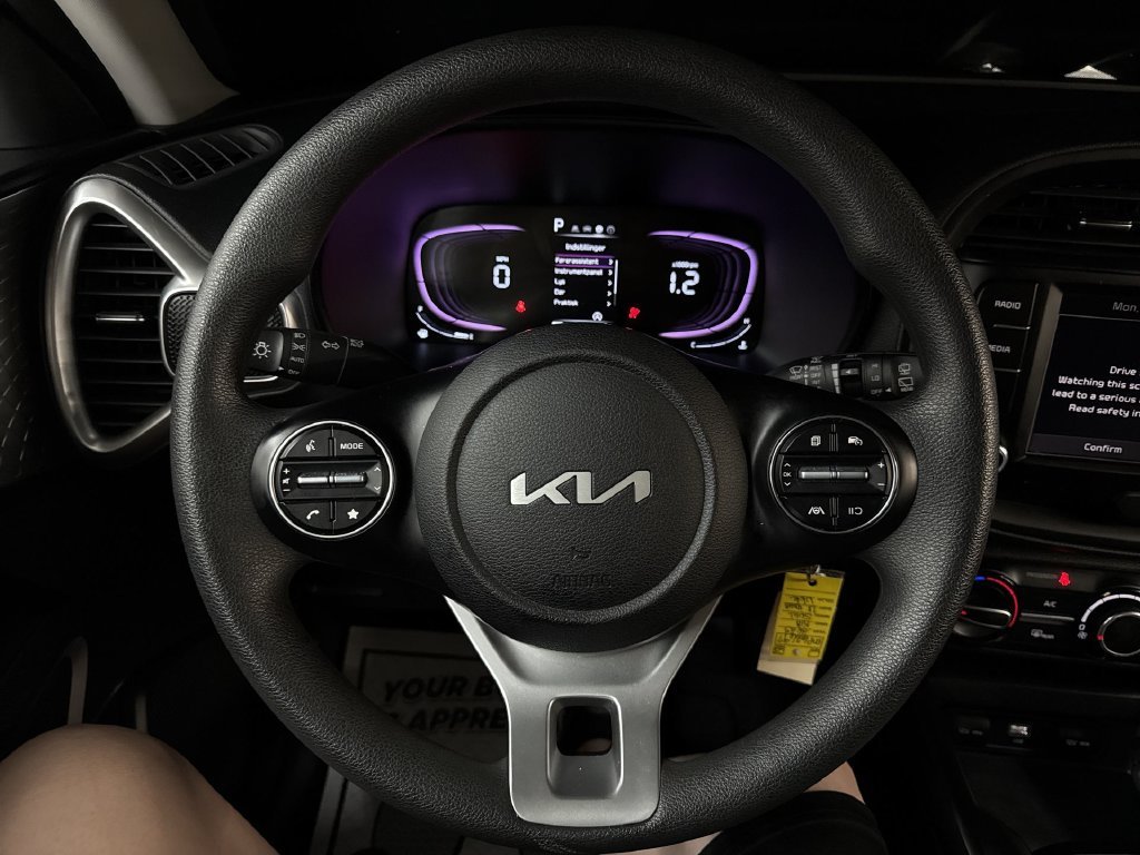 Used 2025 Snow White Pearl Kia LX image 19