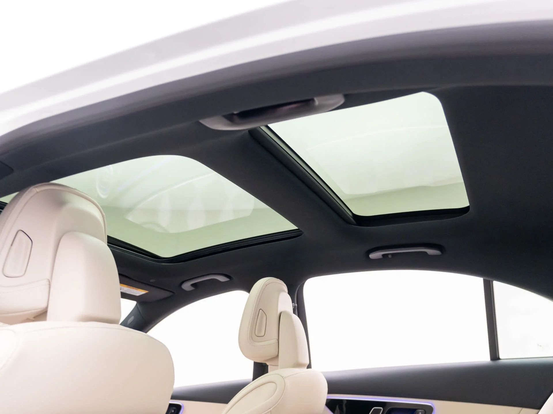 New 2026 White Mercedes-Benz C 300 image 22