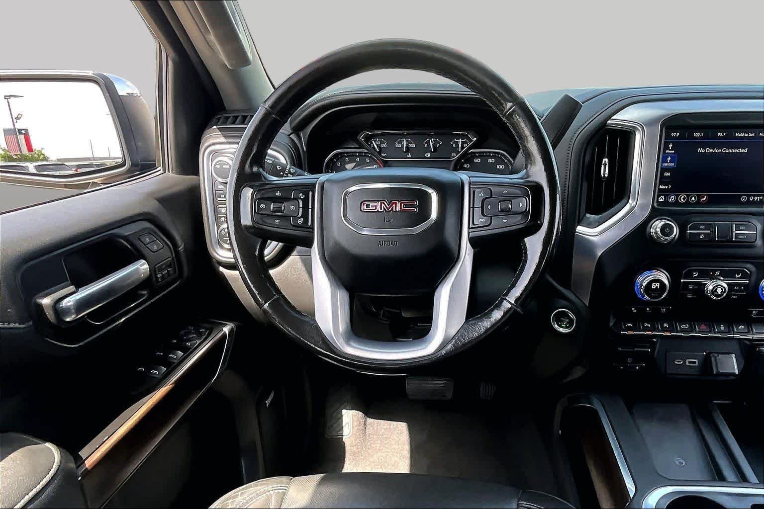 Used 2020 ONYX BLACK GMC SLT image 6