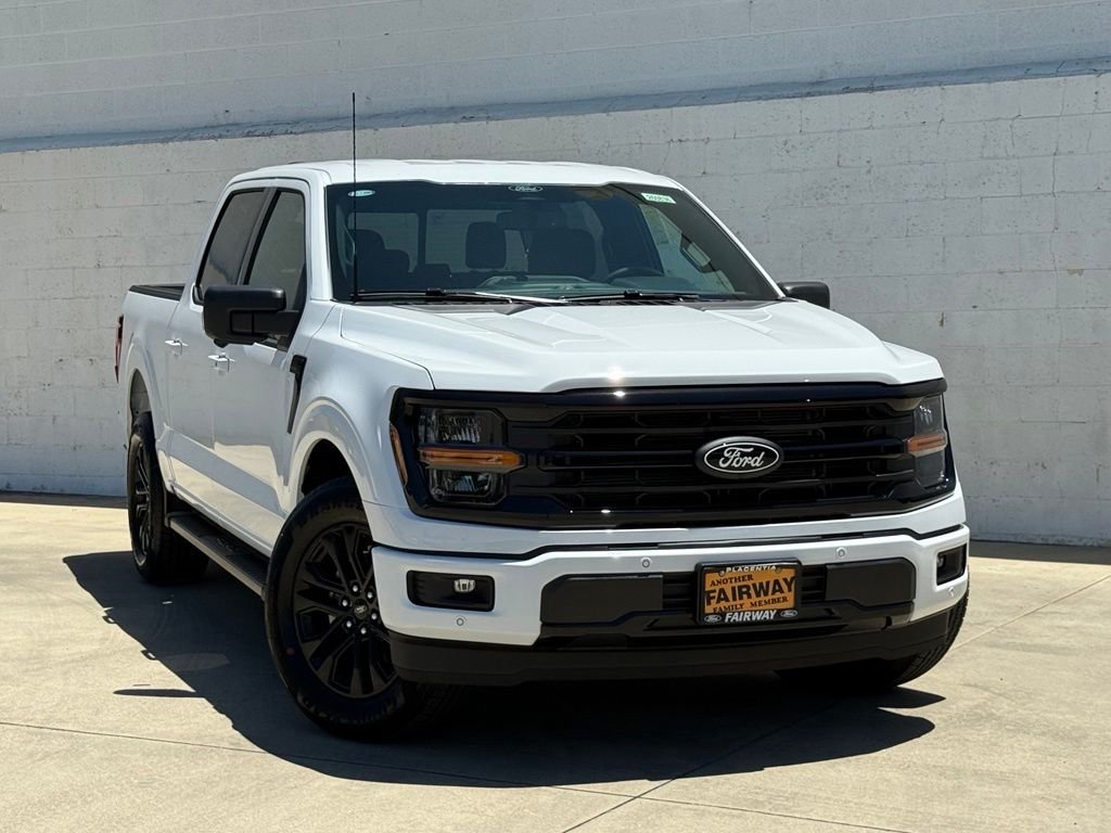 New 2026 Oxford White Ford XLT image 2