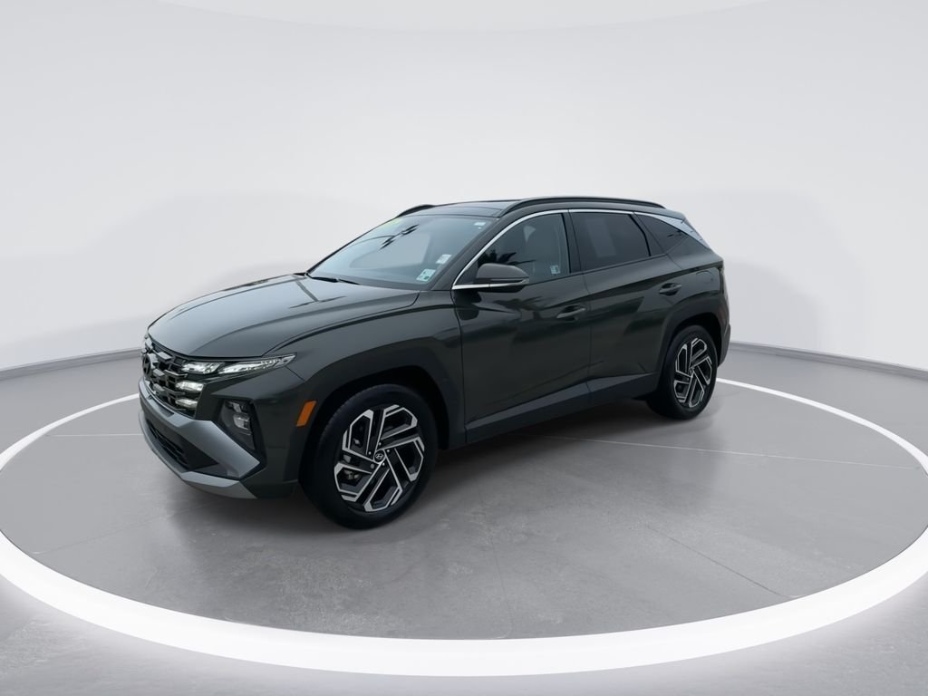 Used 2025 Green Hyundai Limited image 4