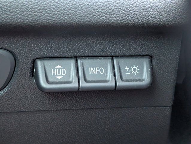 Used 2023  Buick Essence image 25