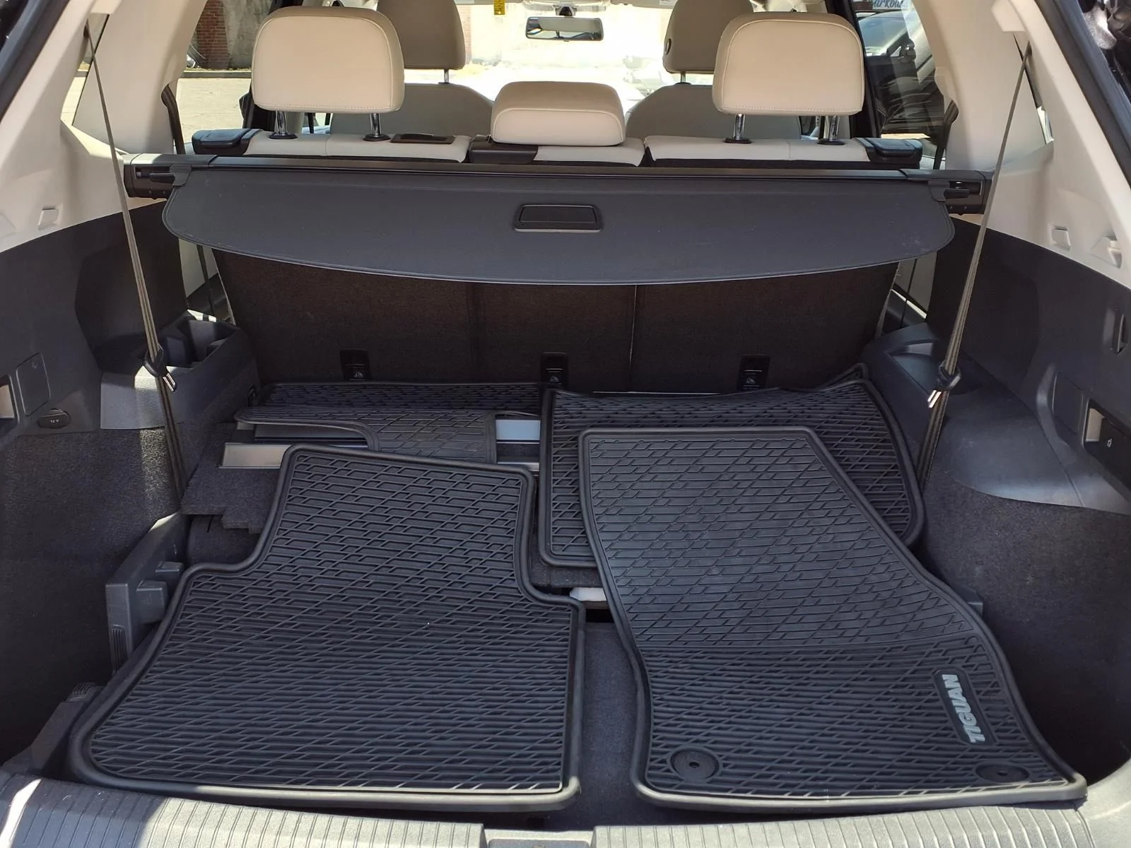 Used 2019 Black Volkswagen 2.0T SE image 6
