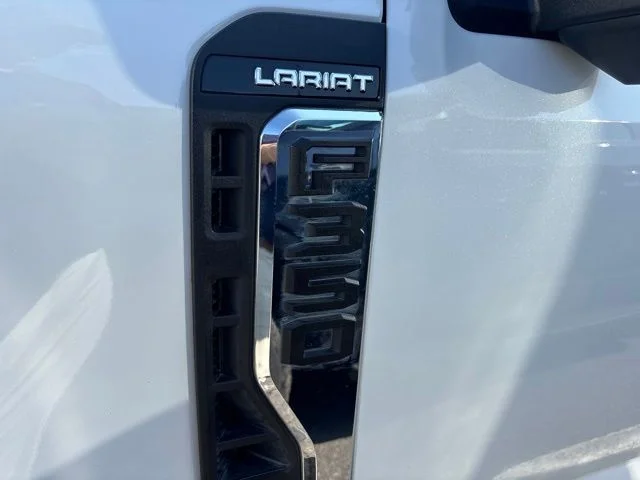 Used 2025 White Ford Lariat image 5
