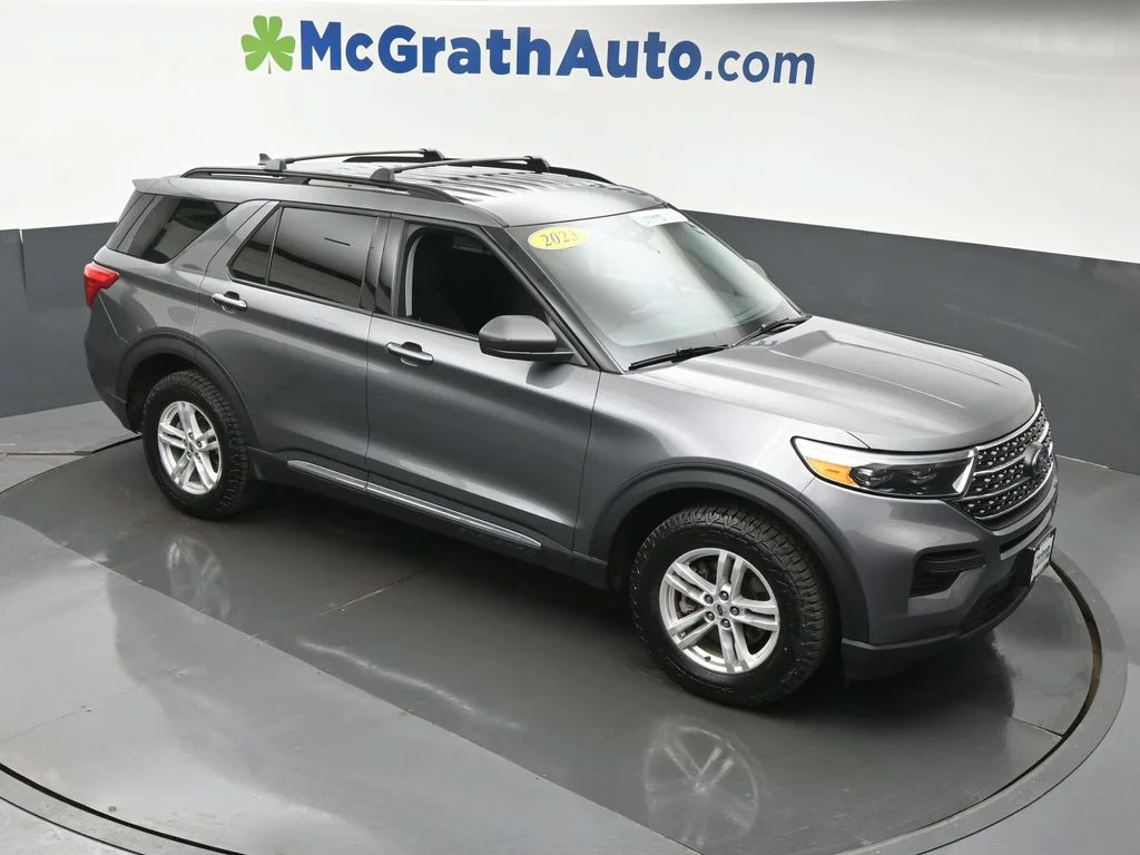 Used 2023 Gray Ford XLT image 3