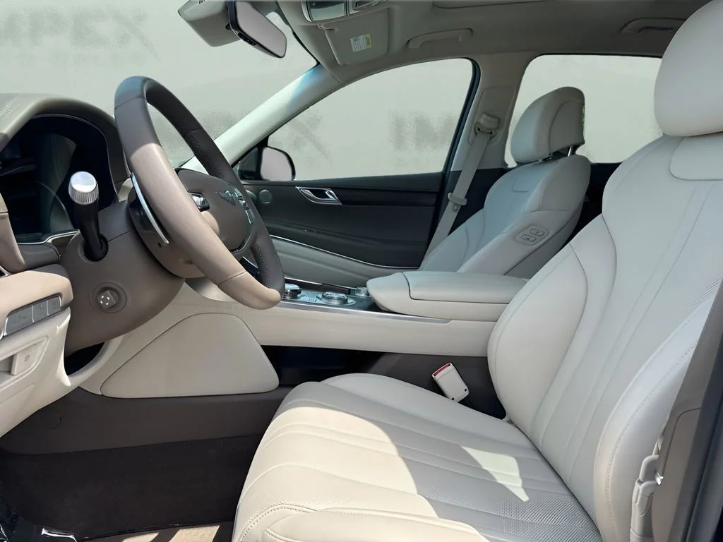 Used 2023  Genesis  image 9