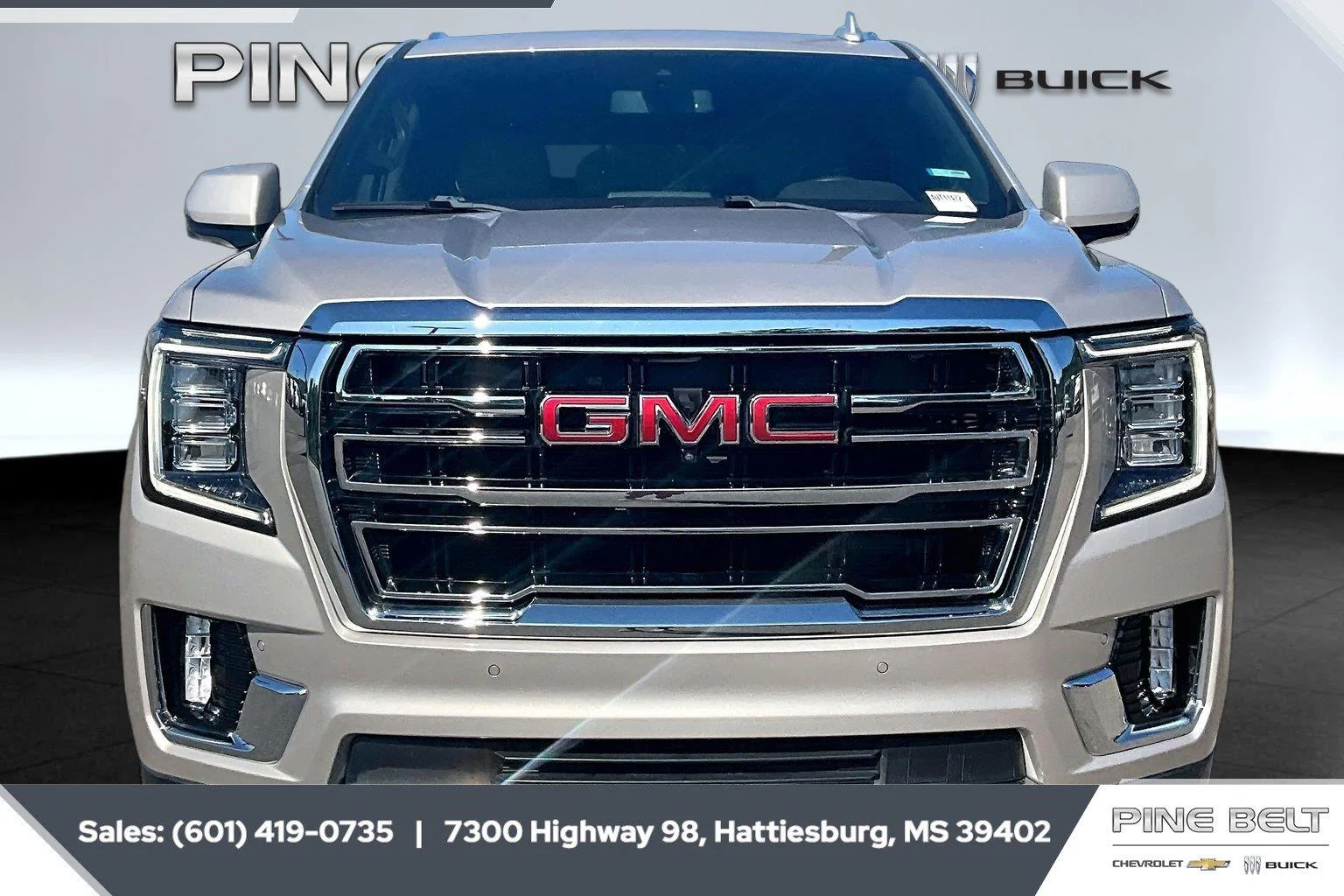 Used 2022 Pearl Beige Metallic GMC SLT image 3