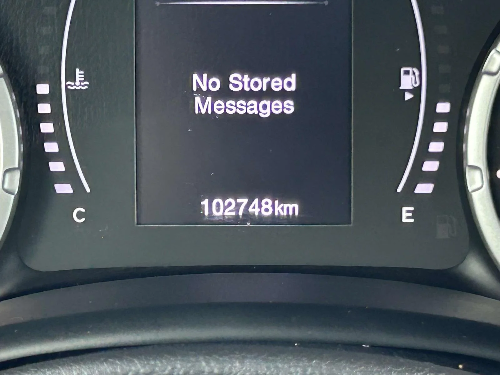 Used 2019 Red Jeep Latitude FWD image 24