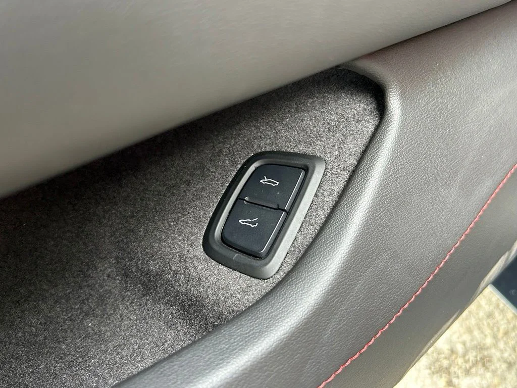 Used 2021 Gray Chevrolet Stingray image 15