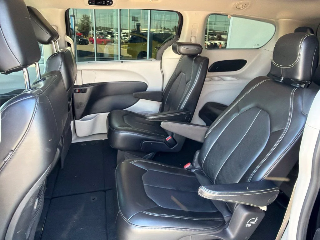 Used 2021 Black Chrysler LXI image 26