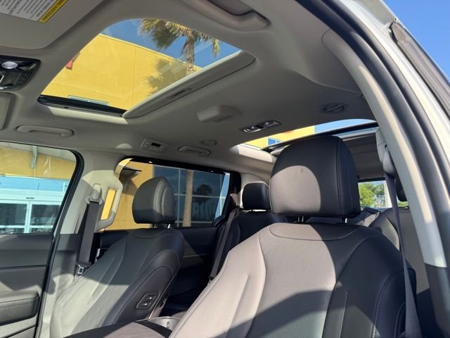 2025 Kia Carnival SX - Photo 21