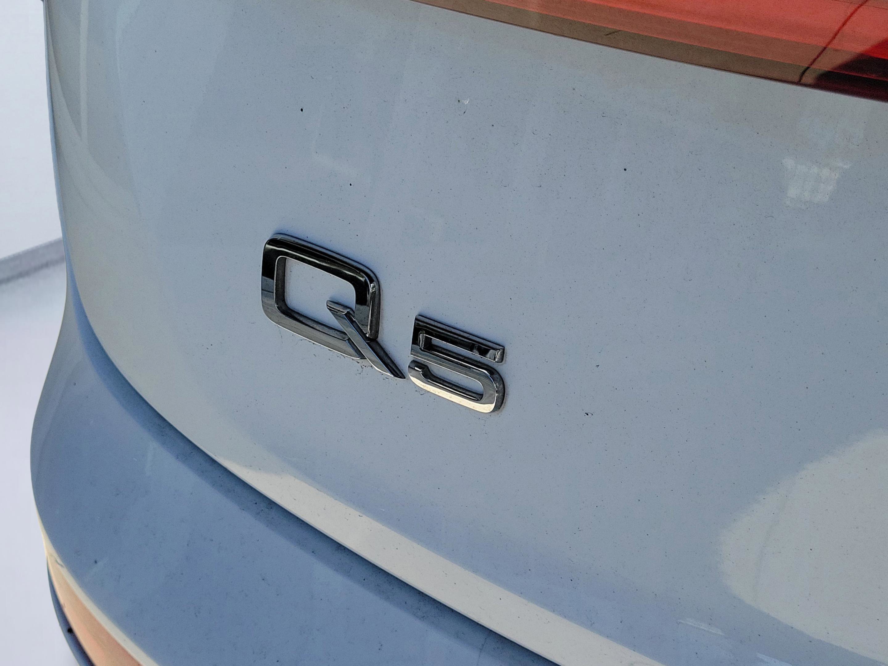 Used 2019  Audi Premium image 5