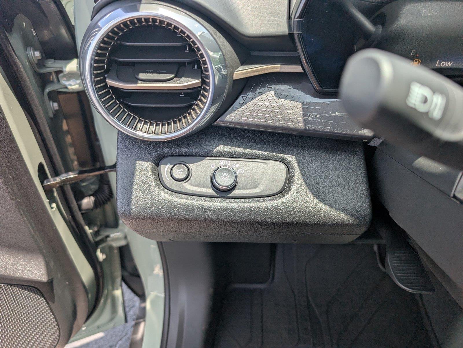 2026 Chevrolet Trax Activ - Photo 28