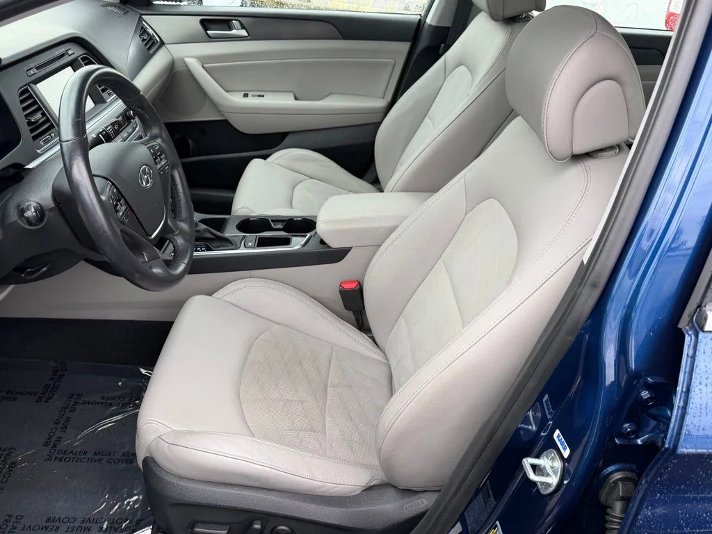 Used 2017 Lakeside Blue Hyundai Sport image 12