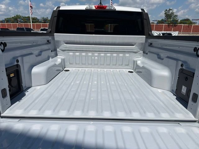 New 2026 Space White Metallic Ford XLT image 5