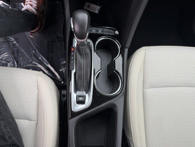 Used 2022 Summit White Buick Select image 19