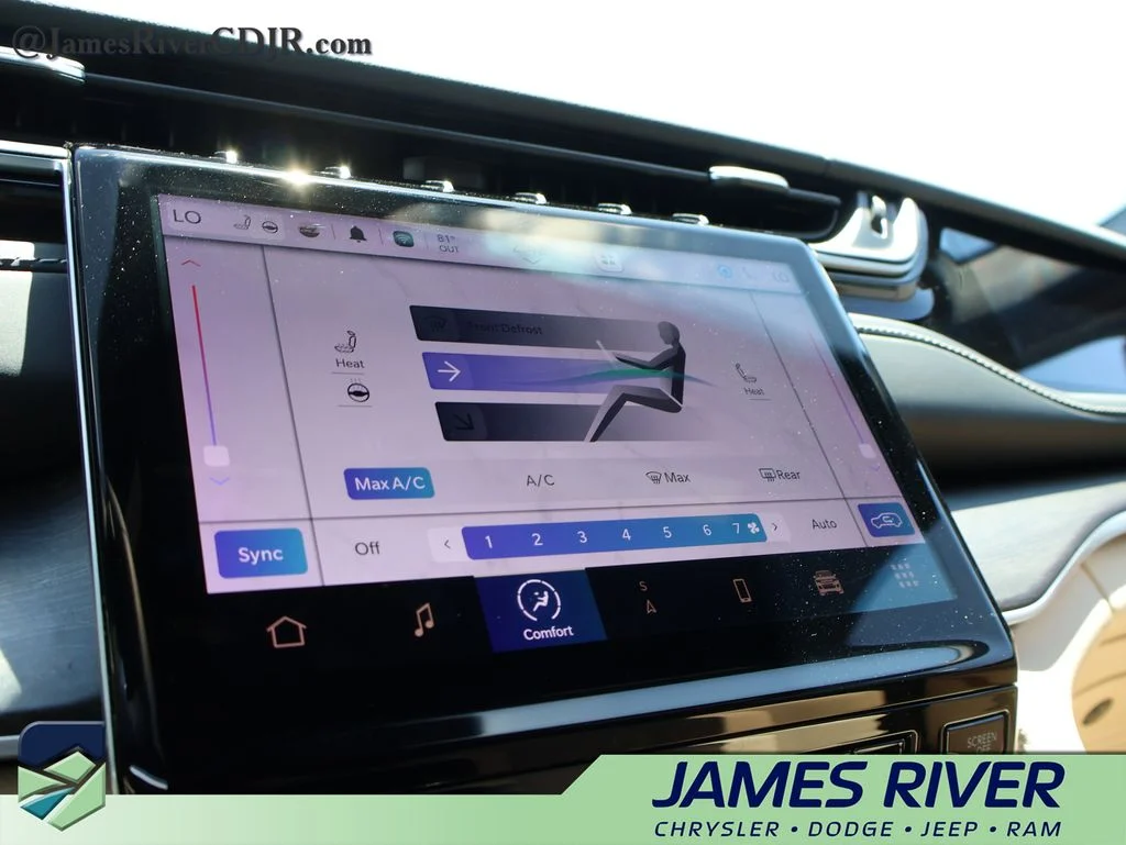 Used 2022 Silver Jeep 4xe image 34