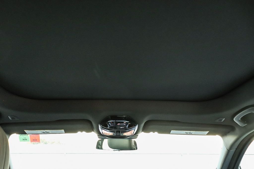 Used 2024 Black Sapphire Metallic BMW 740i image 18