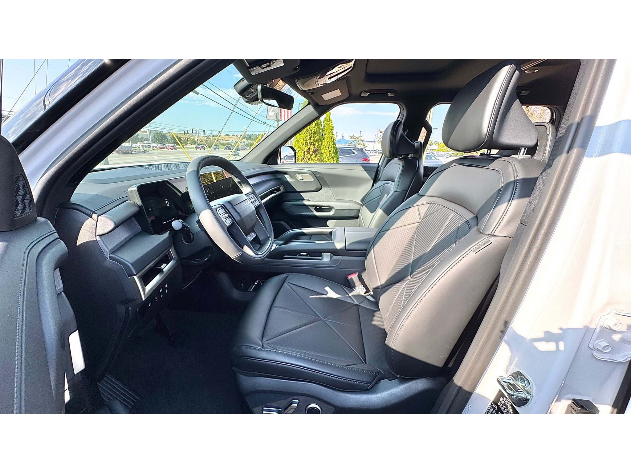 New 2027 Glacial White Pearl Kia EX image 8