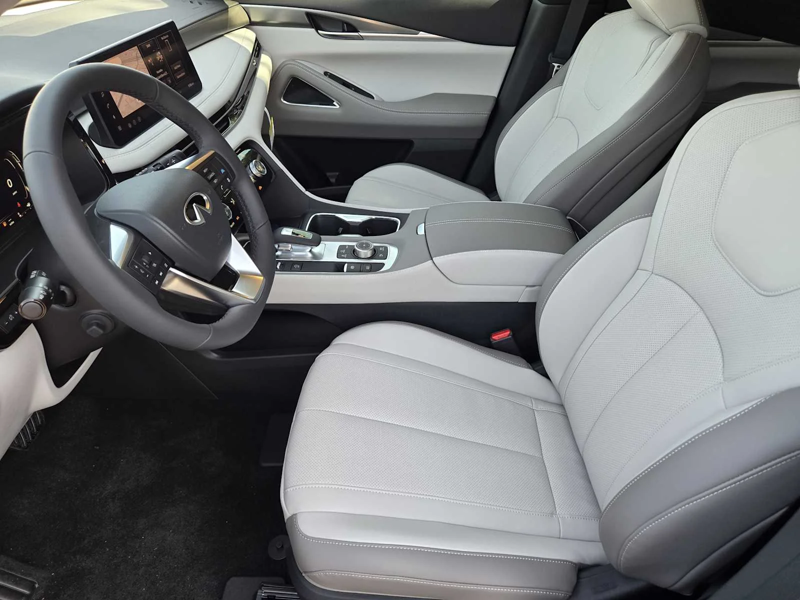New 2027 MINERAL BLACK INFINITI Luxe AWD image 9