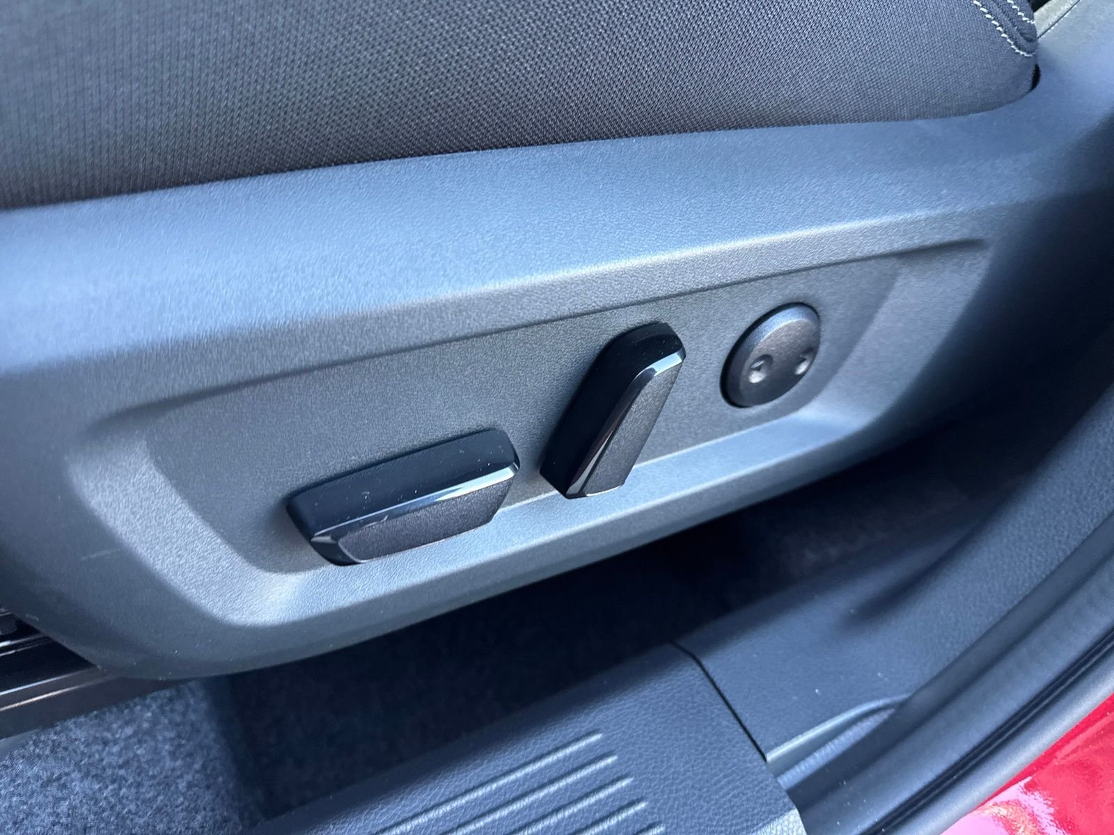 New 2026 Nissan Rogue SV 4D Sport Utility