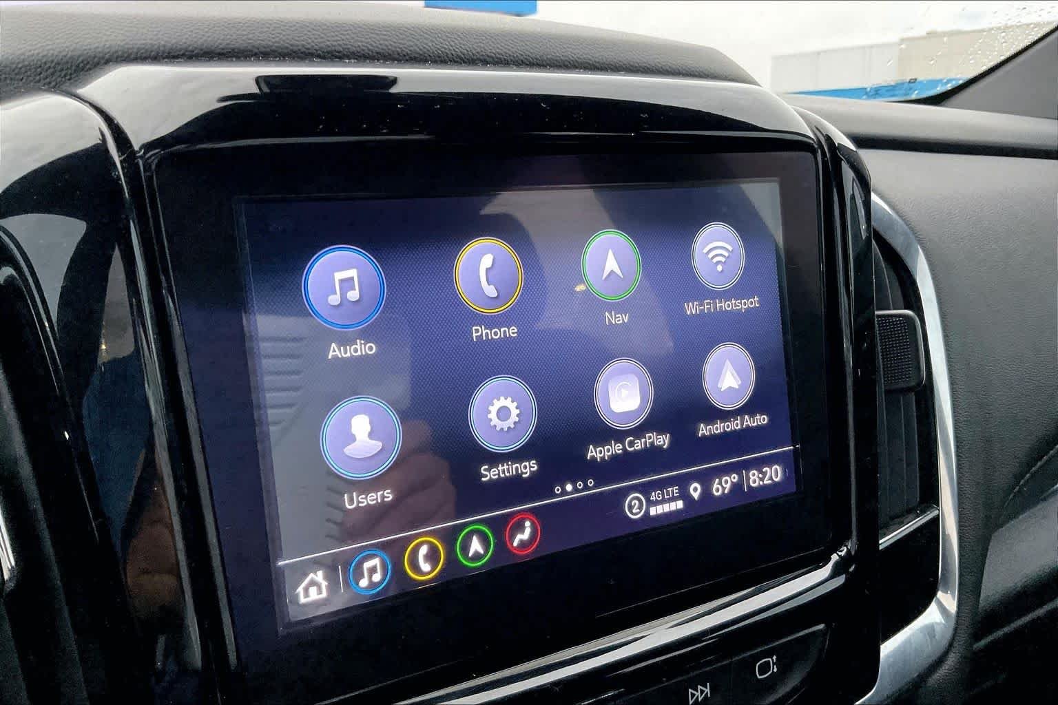 Used 2023 Iridescent Pearl Tricoat Chevrolet High Country image 34