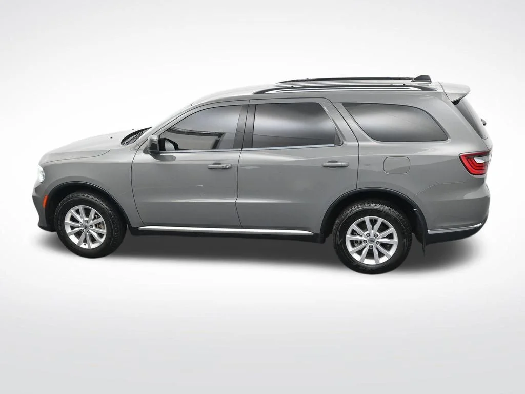 Used 2023 Gray Dodge SXT image 29