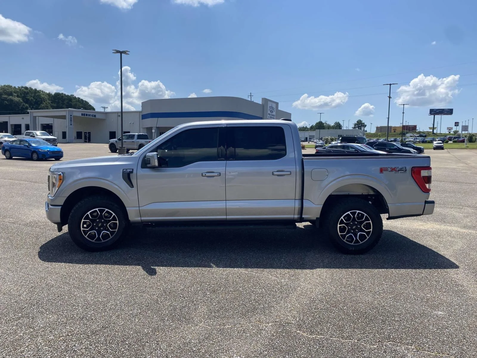 Used 2022 Silver Ford Lariat image 4