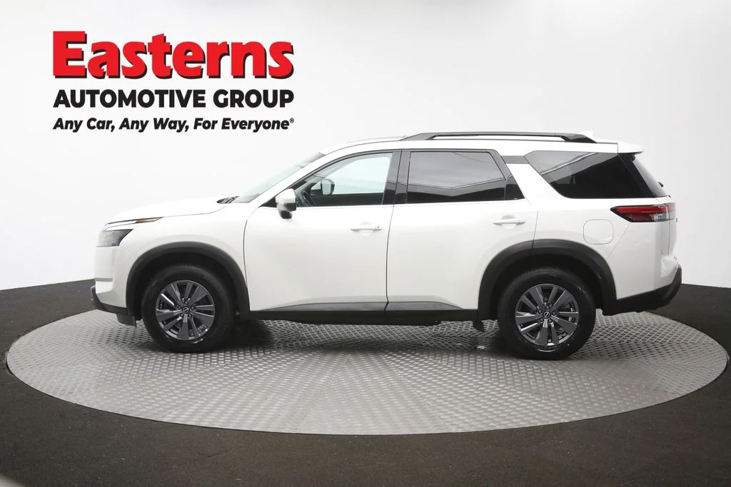 Used 2023 White Nissan SV image 63