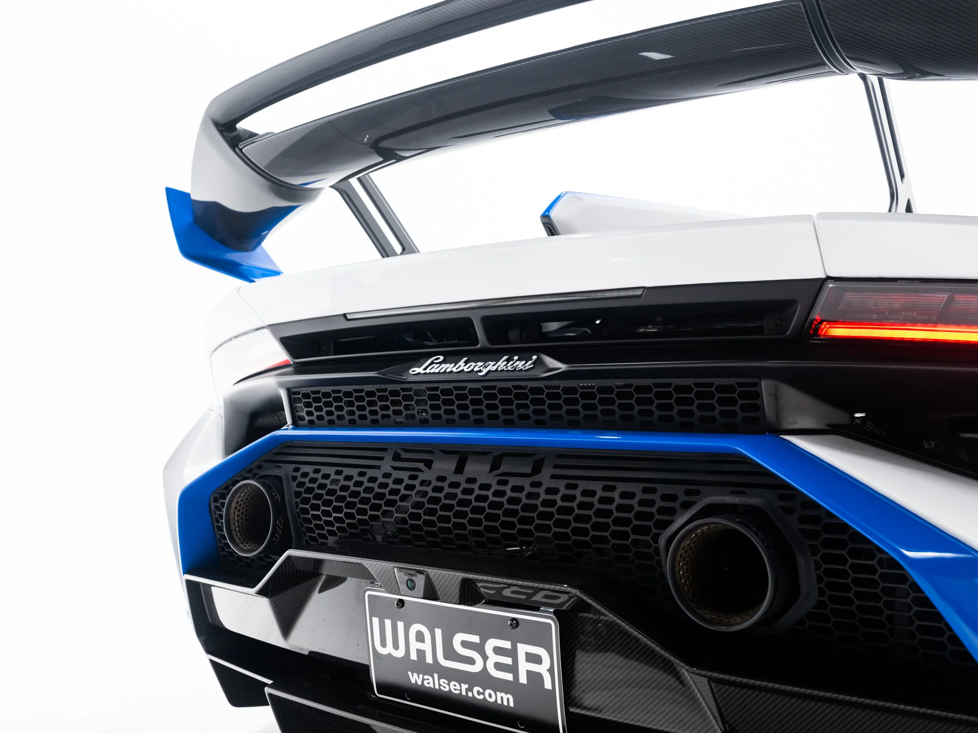 Used 2021 Bianco Asopo Metallic Lamborghini  image 26