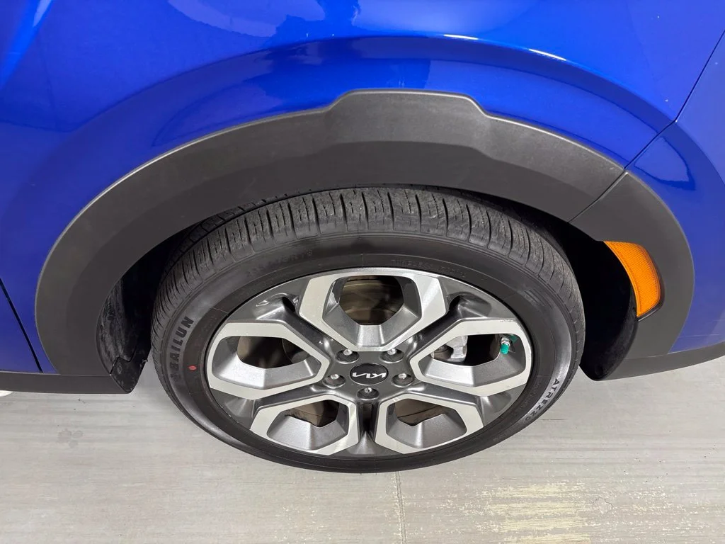 Used 2022 Blue Kia X-Line image 11