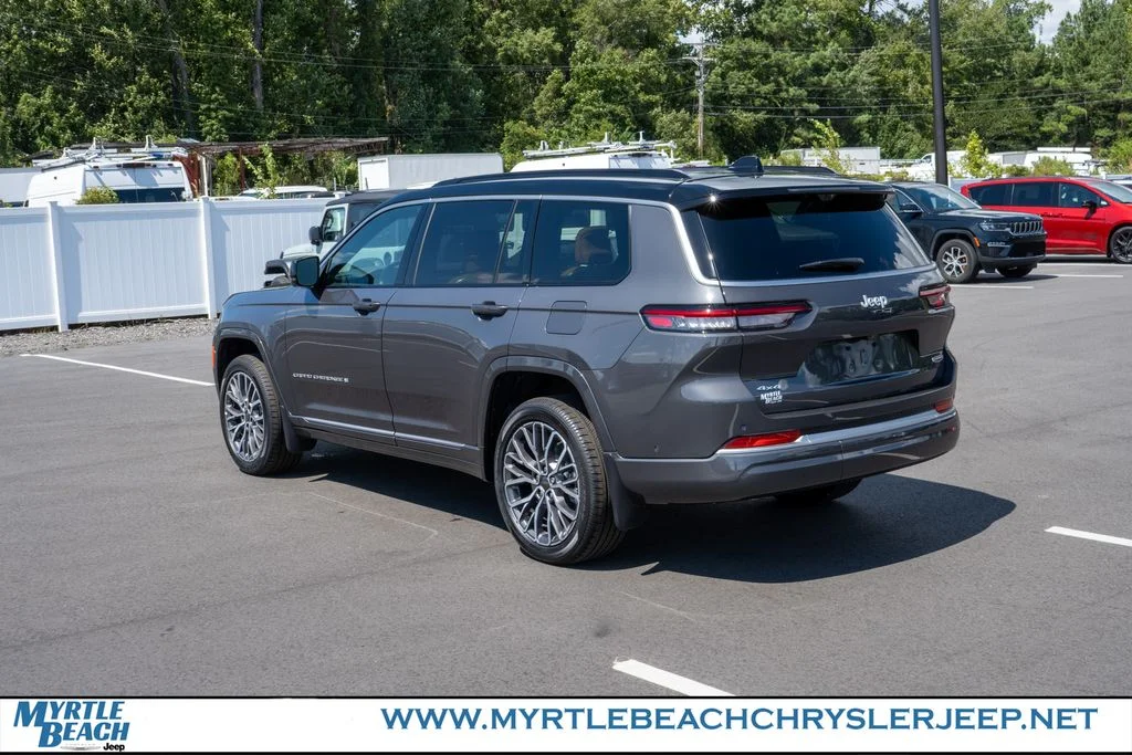 New 2026 Baltic Gray Metallic Clear-Coat Exterior Paint Jeep Summit image 4