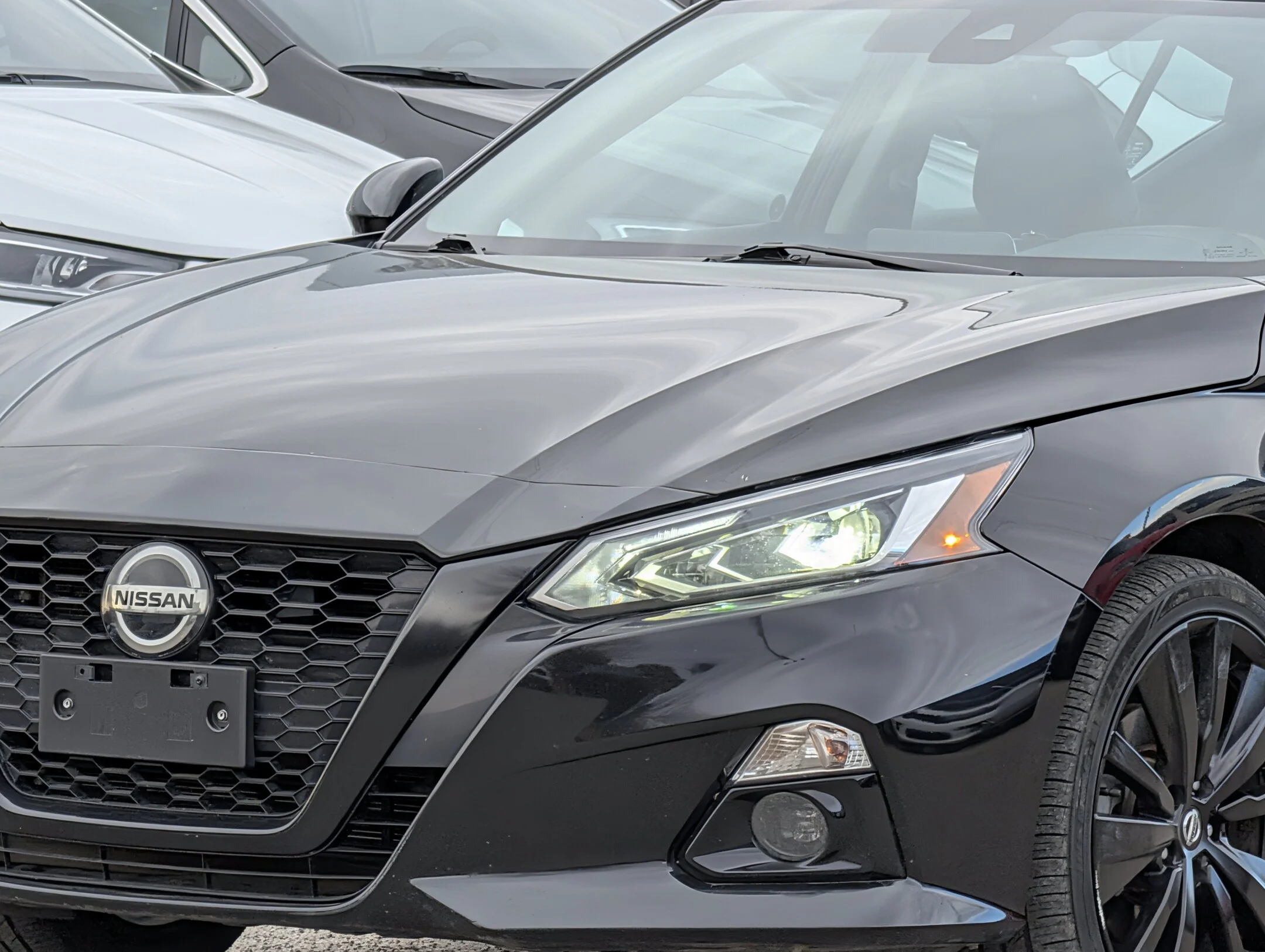 Used 2022 Black Nissan 2.5 SR Midnight Edition AWD - Leather - Sunro - 2.5 SR Midnight Edition Sedan image 10
